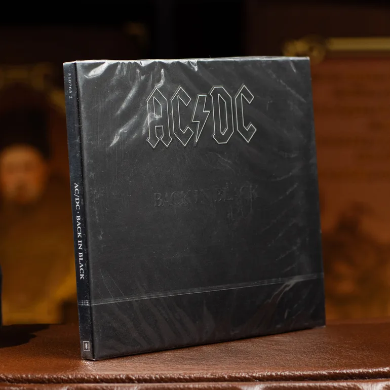 CD-диск AC/DC – Back In Black (1980) — новое издание