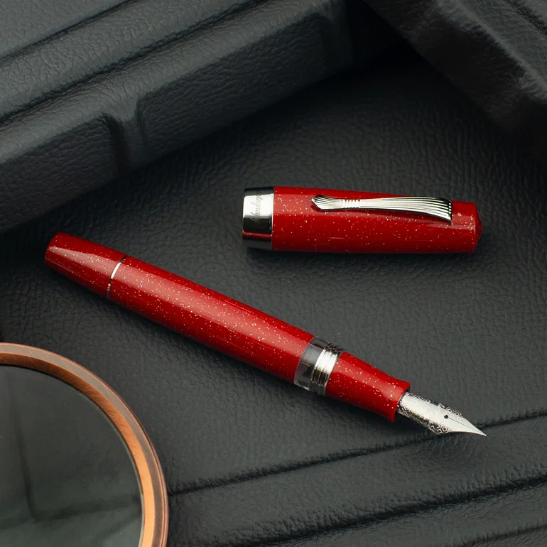Перо Montegrappa Grimoire: огляд моделі