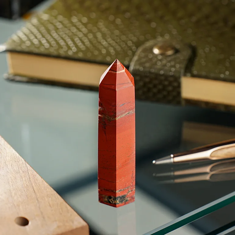 Піраміда з червоної яшми «Flame» від Stone Art Designe (55 г)