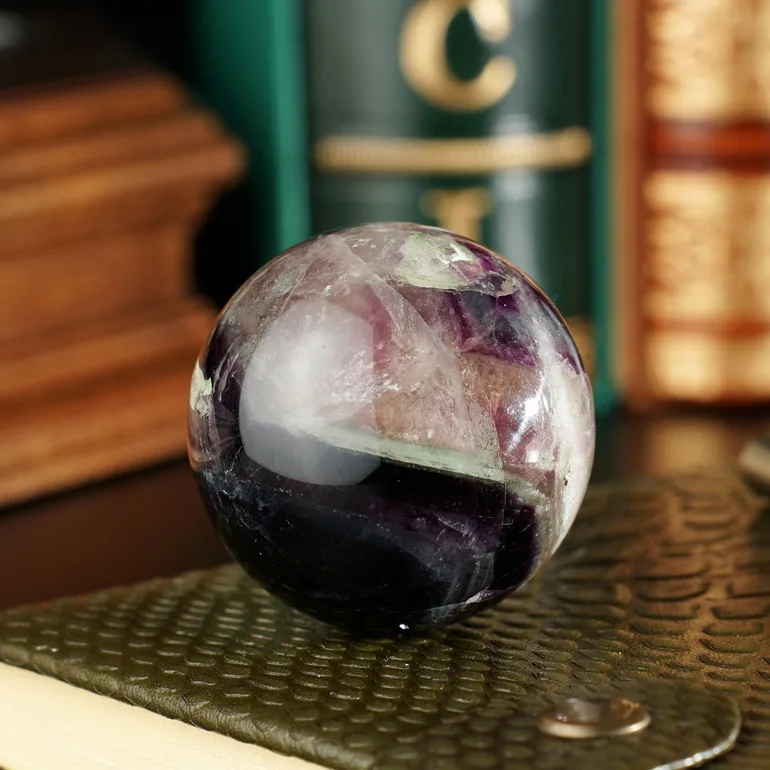 Куля з флюориту Magic від Stone Art Designe