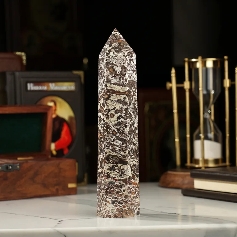 Обеліск з яшми «Тиша Землі» від Stone Art Designe — декор 20 см, 542 г