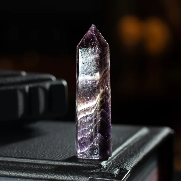 Обелиск из аметиста «Галактика» от Stone Art Designe, Украина