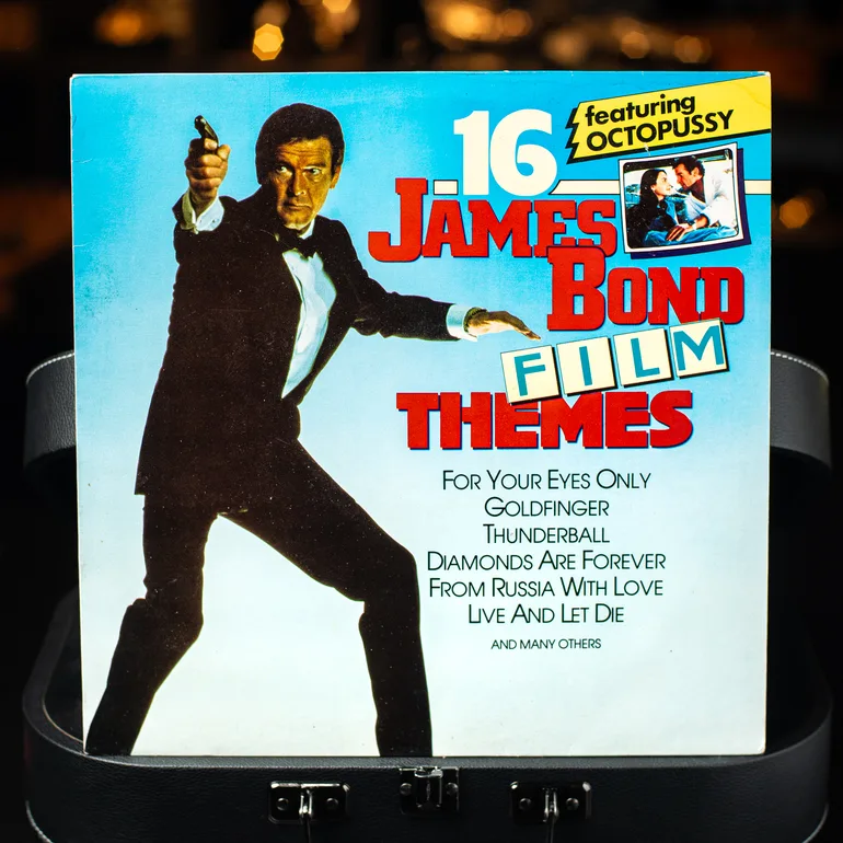 Вінтажна вінілова платівка 16 James Bond Film Themes