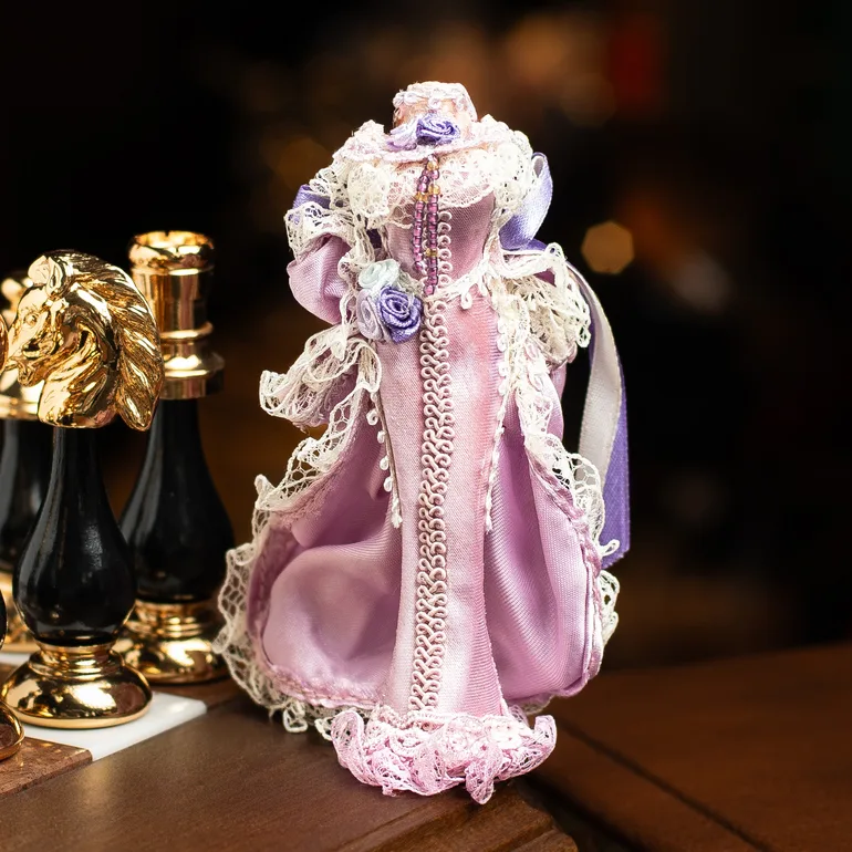 Миниатюрный манекен в платье от Reutter Miniaturen