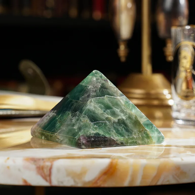 Піраміда з флюориту Chromia від Stone Art Designe