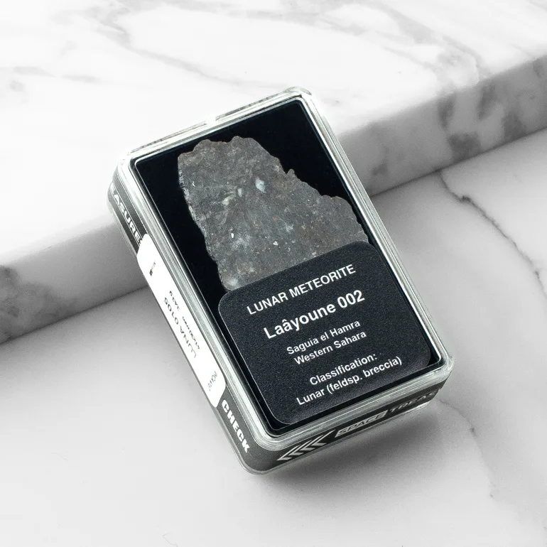 Сертифицированный метеорит Laâyoune 002 — лунная брекчия