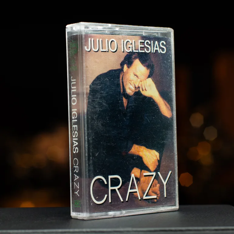 Вінтажна касета Julio Iglesias – Crazy