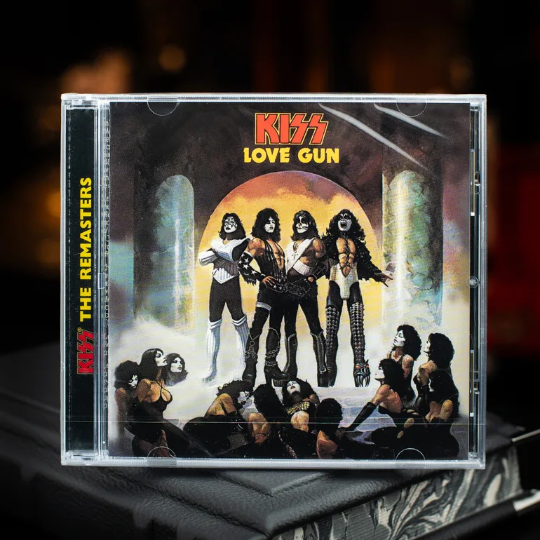 CD-диск Kiss — Love Gun (1977), новое издание альбома