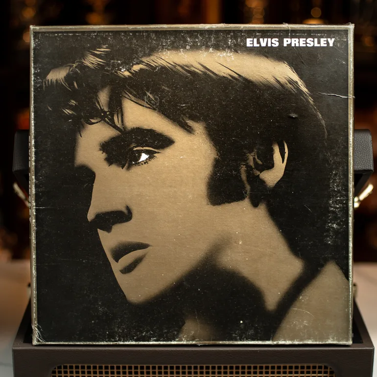Винтажный набор из трёх виниловых пластинок Elvis Presley (1977)