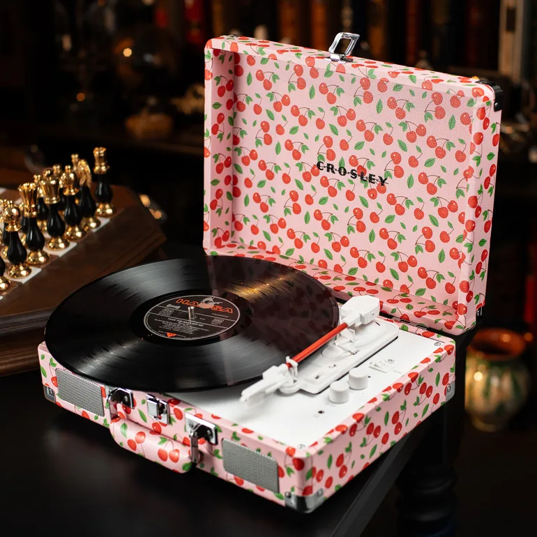 Виниловый проигрыватель Crosley Cruiser Plus Portable Turntable