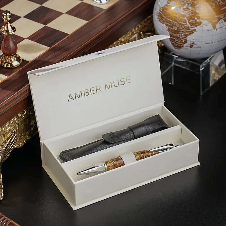 Бурштинова ручка Монарх від Amber Muse