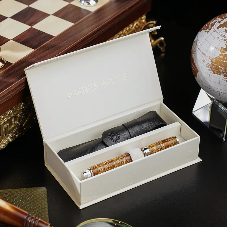Бурштинова ручка «Амбасадор» від Amber Muse — опис предмета