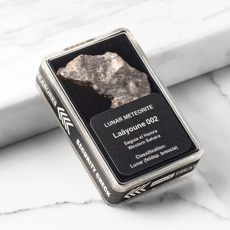 Місячний метеорит Laâyoune 002 — breccia з Західної Сахари