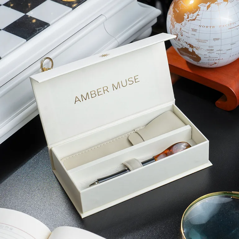 Бурштиновая ручка «Сльоза сонця» от Amber Muse