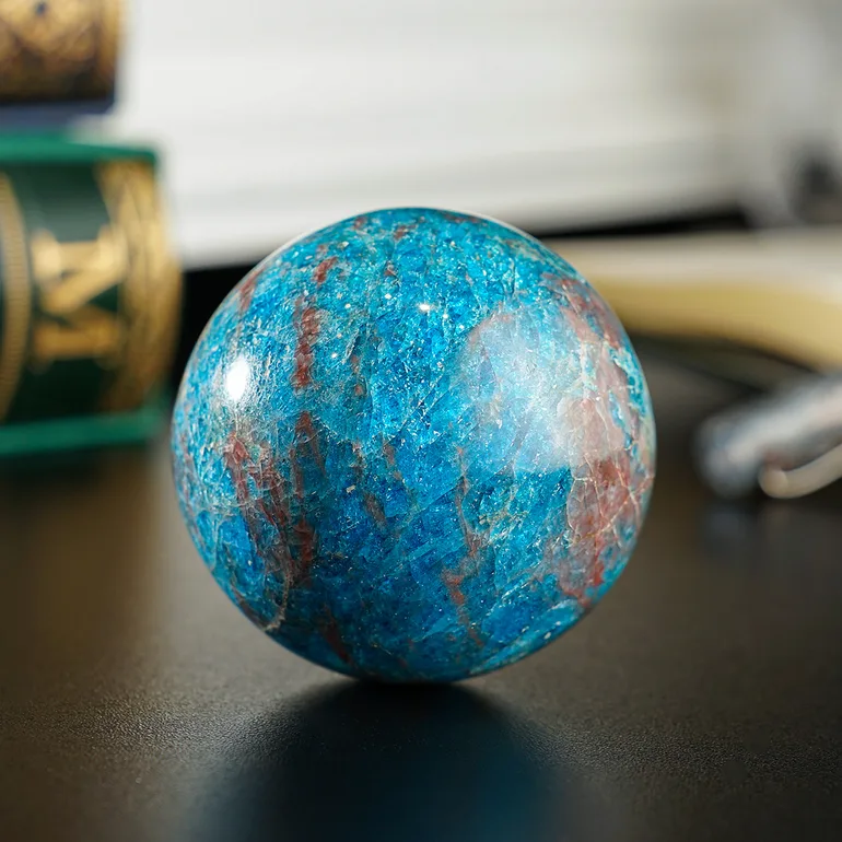 Шар из апатита «Надия» от Stone Art Designe: 70 мм, 594 г